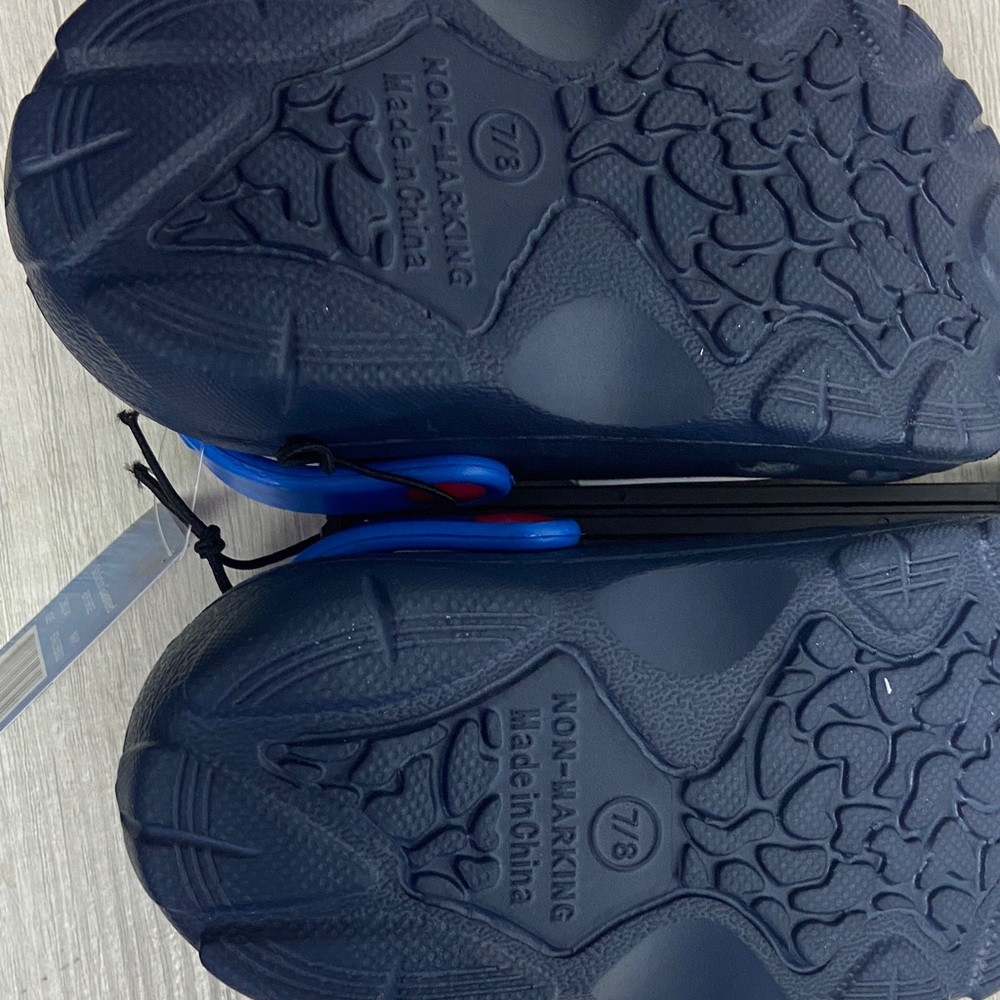 Marvel Kids Captain America Shield Slippers - Blue and Red boys (toddler) 7-8 - Picture 4 of 11